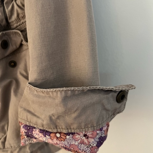 XS Old Navy Zippered Utility Jacket w/Internal Floral Accents - Picture 7 of 9